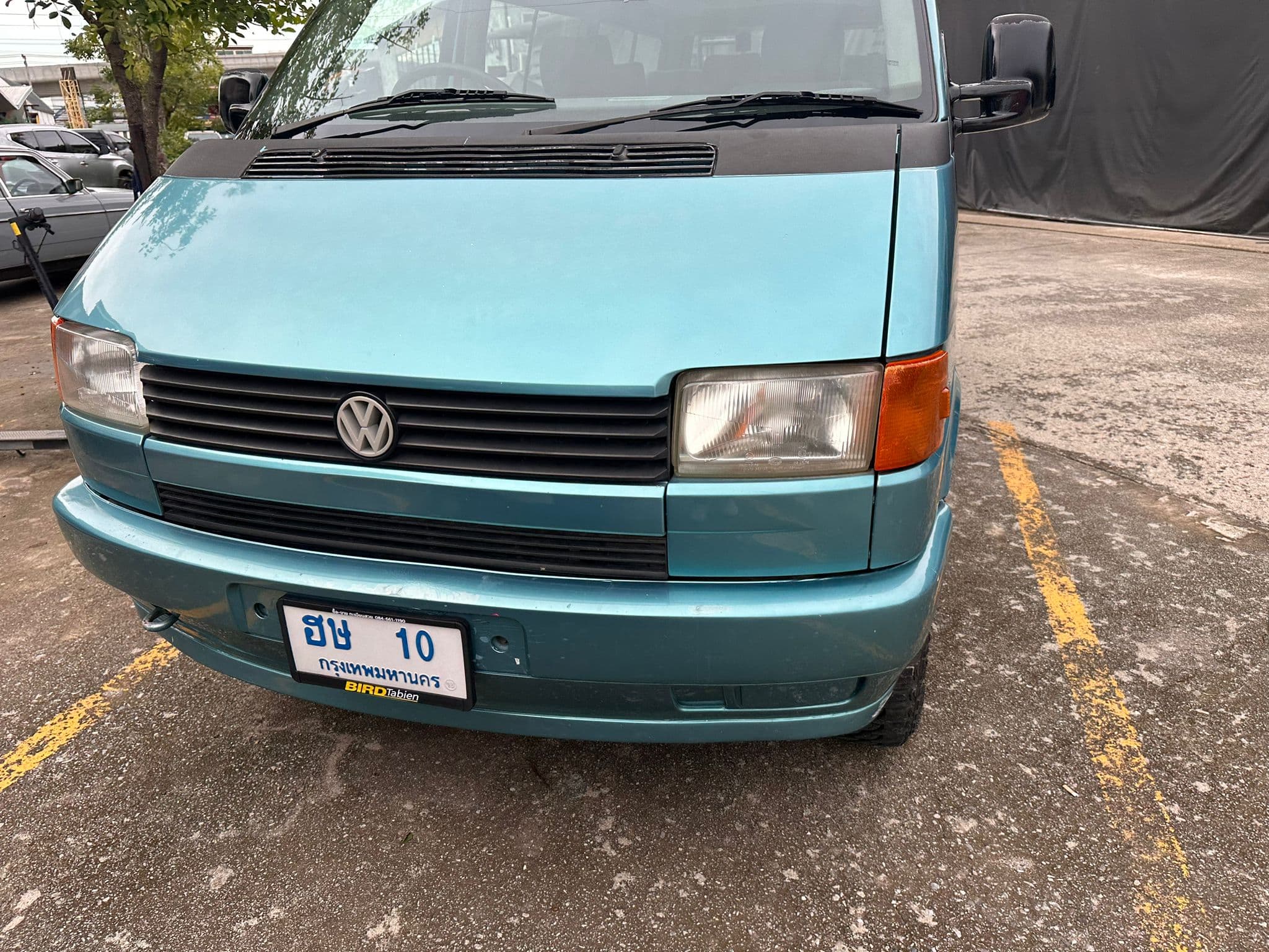 https://storage.googleapis.com/static_assets_iconicimports/dev_static/images/car_catalog/blue_vw_2.jpg